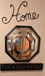 lot 318 image: Trendy Home Decor Options