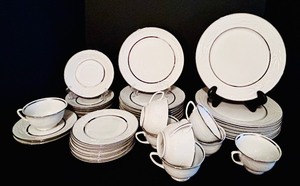 lot 150 image: Vogue Fine China