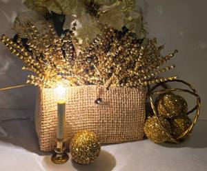 lot 400 image: Splendid Glowing Holiday Decor