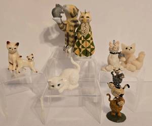 lot 403 image: Cute Cat Collection