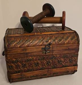 lot 407 image: Vintage Thread Spools & Decorative Trunk