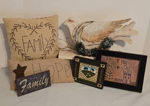 lot 411 image: Wooden Peace Dove & Homey Decor