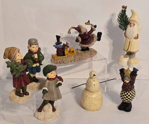 lot 417 image: Variety of Holiday Figures