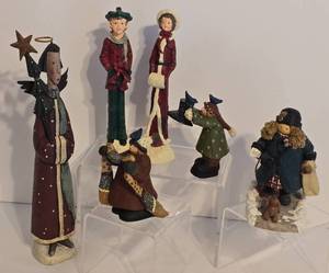 lot 418 image: Festive Holiday Figures
