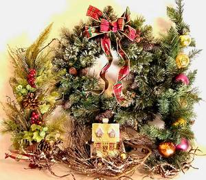 lot 415 image: Pretty Seasonal Decor