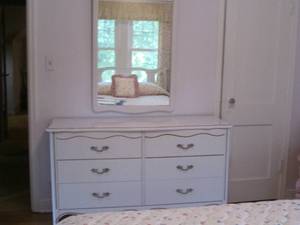 lot 12 image: Vintage white wood ladies long 6-dr...