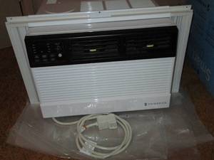 lot 27 image: Chill premier series smart air cond...