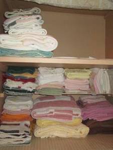 lot 28 image: Collection of hand towels and wash ...