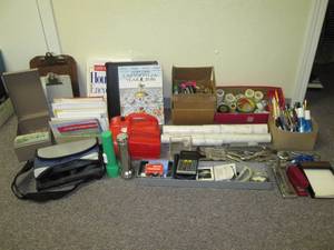 lot 48 image: Lot of office supplies, lights and ...