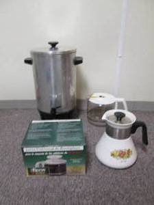 lot 64 image: Coffee makers and carafes...
