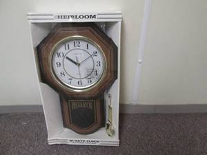 lot 67 image: Regulator clock in box...