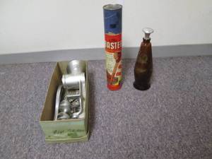 lot 70 image: Vintage kitchen utinsels...