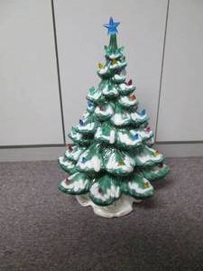 lot 75 image: Christmas tree lamp...