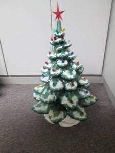 lot 76 image: Christmas tree lamp...