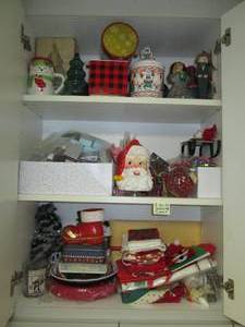lot 79 image: Large lot of Christmas decor...