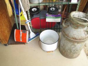 lot 90 image: Vintage milk can, fencing, garden c...