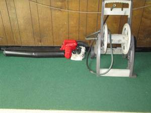 lot 102 image: Hosefeel and Sears leaf blower...