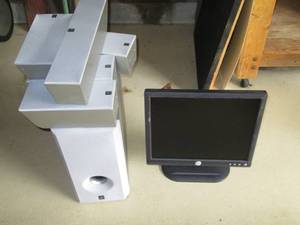 lot 107 image: Dell computer monitor with Yamaha s...
