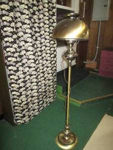lot 116 image: Metal floor lamp...