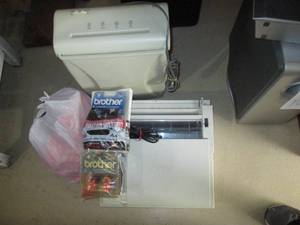 lot 119 image: Paper shredder, electric typewriter...