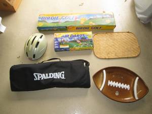 lot 125 image: Birdie golf game, air darts, Spaldi...