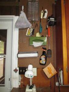 lot 142 image: Lot of grill and garage items...