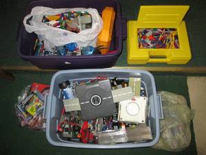 lot 147 image: KNEX toys...
