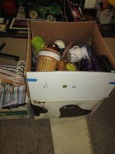 lot 238 image: Large collection of baskets and hom...