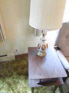 lot 169 image: Vintage freestanding table lamp wit...