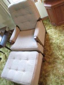 lot 170 image: Vintage button back upholstered cha...
