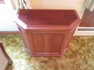lot 171 image: Vintage wood style look humidifier...