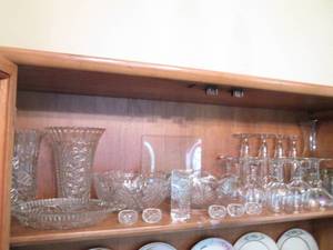 lot 173 image: Cut glass and iridescent drink and ...