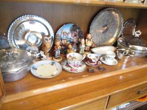 lot 175 image: Metal serving trays and covered dis...