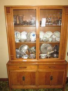 lot 177 image: Vintage 2pc China Hutch with 3-tier...