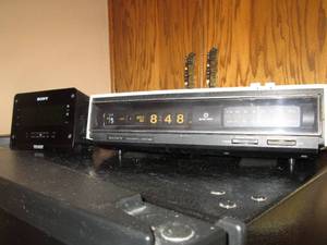 lot 180 image: 2 Sony clock radios...