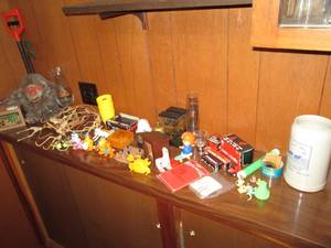 lot 186 image: Large lot of games and novelties...