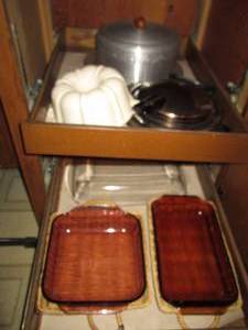 lot 191 image: Assortment of baking and kitchen wa...