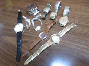 lot 193 image: Assortment of ladies watches...