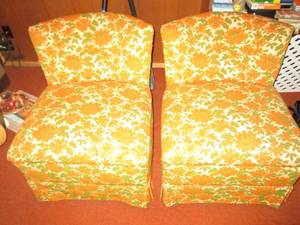 lot 203 image: Matching set of vintage chairs...