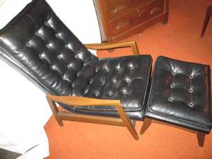 lot 211 image: Retro chair with footrest...