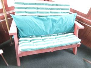lot 4 image: Sturdy wood patio bench...