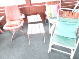 lot 5 image: Rocking and stable patio chairs, 2 ...