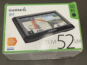 lot 204 image: Garmin Nuvi 52LM GPS Navigator with Lifetime Maps