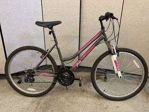 lot 15 image: Pacific Bicycles XC Vortex Trek Trail Mountain Bike - In Great Condition