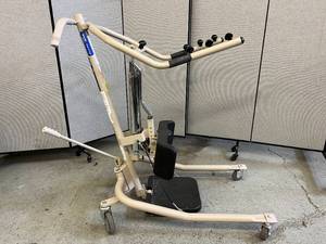 lot 45 image: Invacare GHS350 Get-U-Up Hydraulic Sit-To-Stand Patient Lift - 350 lbs. Max Weight Capacity - In Great Condition