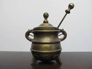 lot 9 image: Vintage Solid Brass Fireplace Starter Pot 