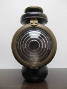 lot 36 image: Original 1910s FORD Model B Automobile Light