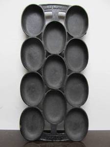 lot 37 image: Antique Early 1900s era Cast Iron Cornbread Pan