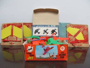 lot 215 image: Great Group of NOS Vintage 1950s era Airplane Toys