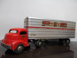 lot 235 image: Large Orig Vintage SMITH MILLER Pressed Steel P.I.E. Semi Truck & Trailer